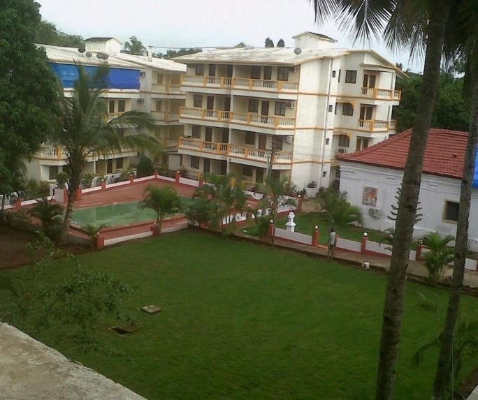 Royal Mirage Beach Resort Candolim Exterior photo