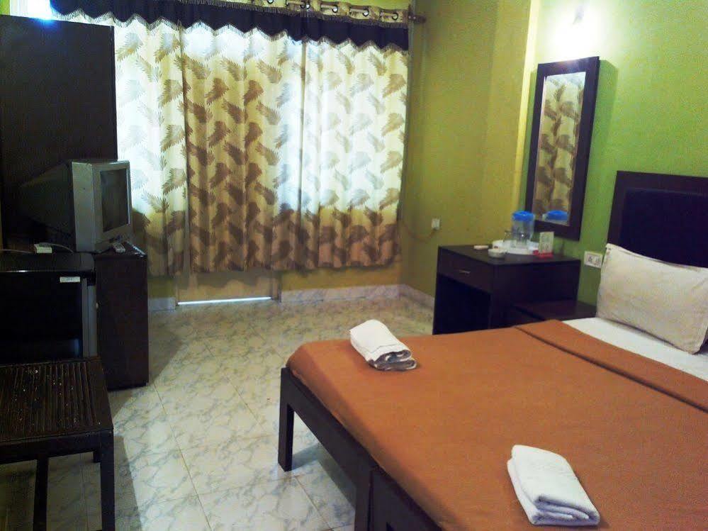 Royal Mirage Beach Resort Candolim Exterior photo